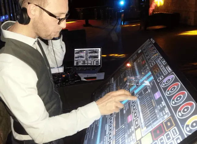 Animation Platine DJ Tactile pour une ambiance conviviale